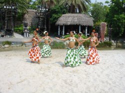 Aloha Tahiti, девушки
